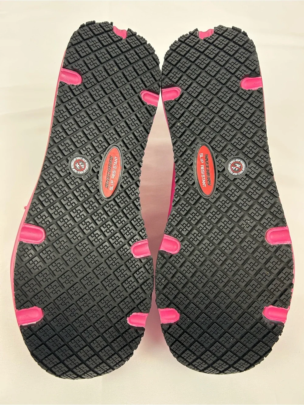 NEW Skechers Hard Composite Toe Slip Resistant Work Safety Shoes Women’s 7 Pink